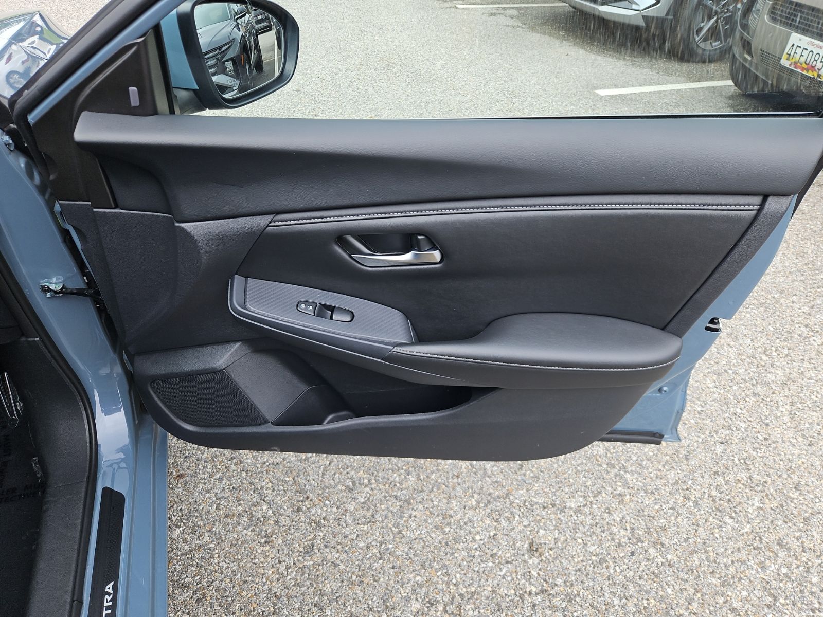 Used 2025 Gray Nissan SV image 29