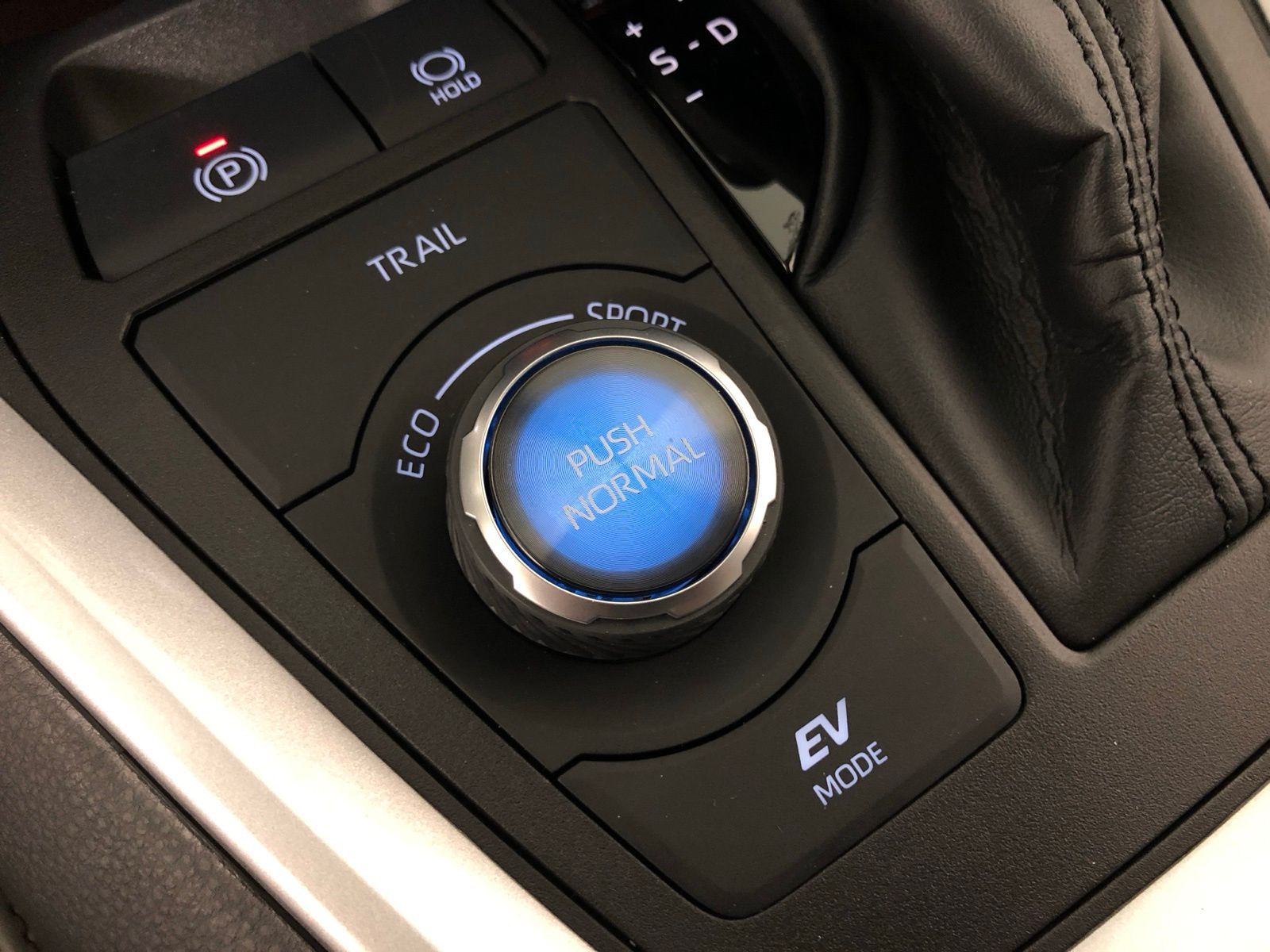 Thumbnail: 2025 Toyota RAV4 - 18