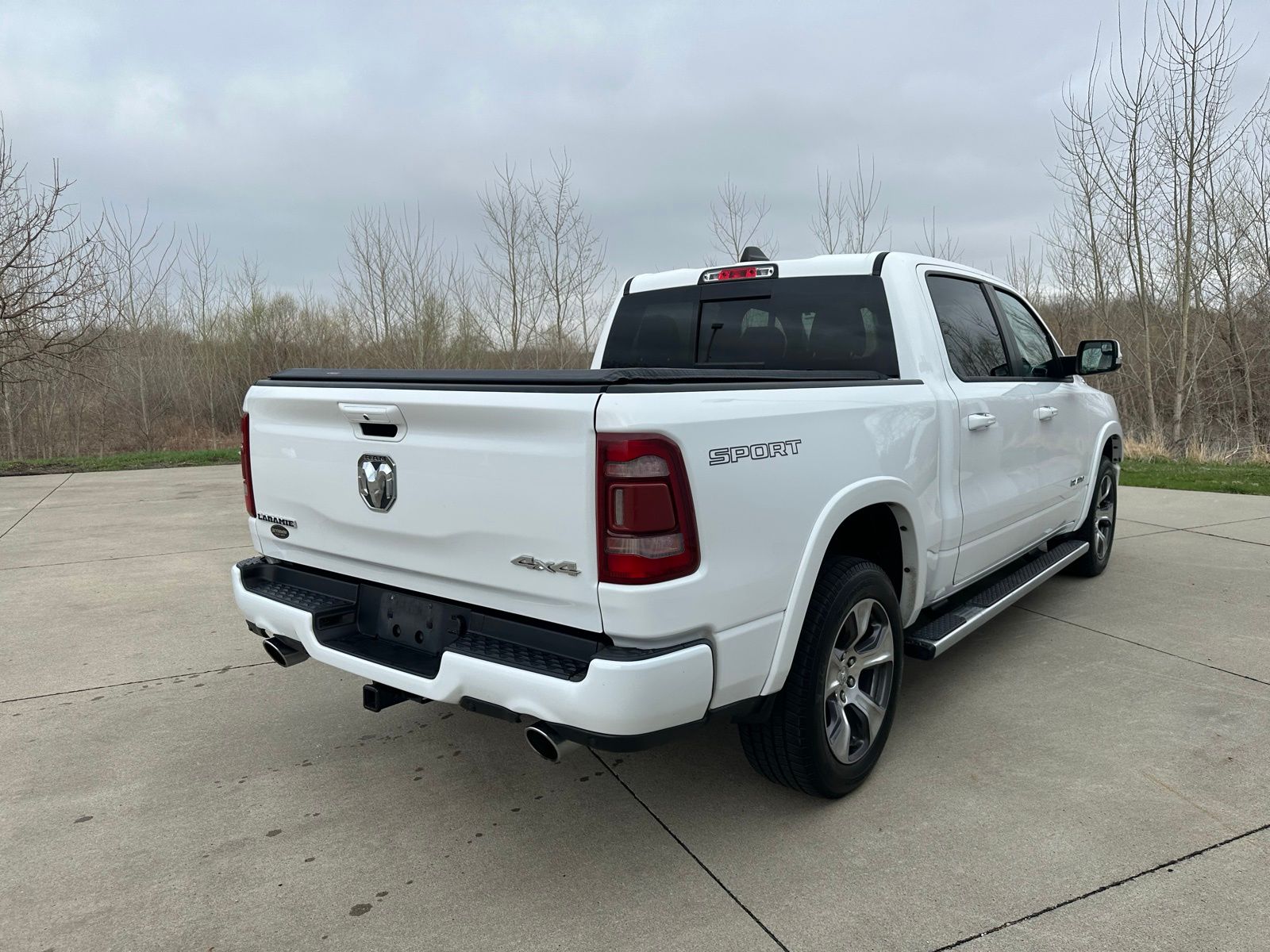 View vehicle photo 5