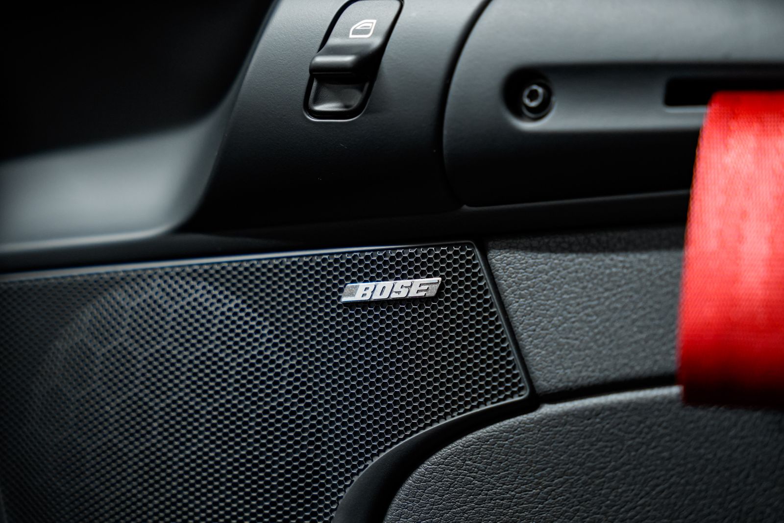2012 Porsche Cayman R — photo 16