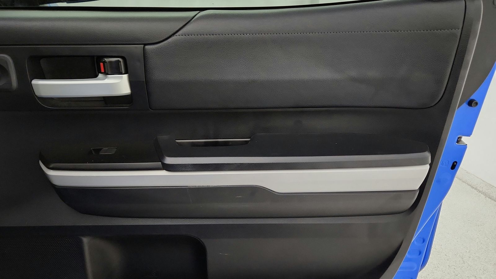 Used 2021 Blue Toyota SR5 image 38