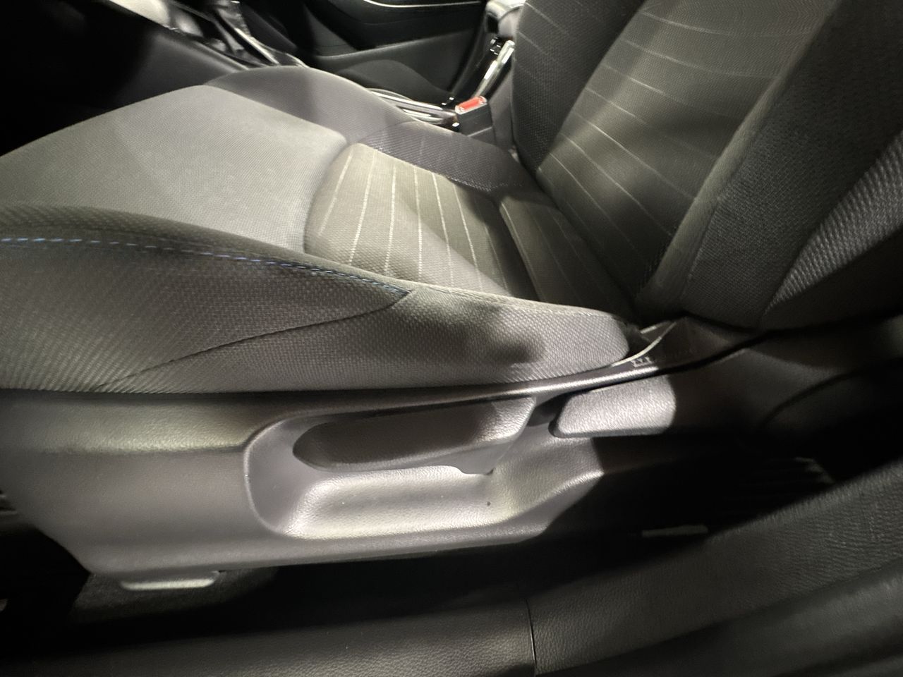 2022 Toyota Corolla SE photo 15