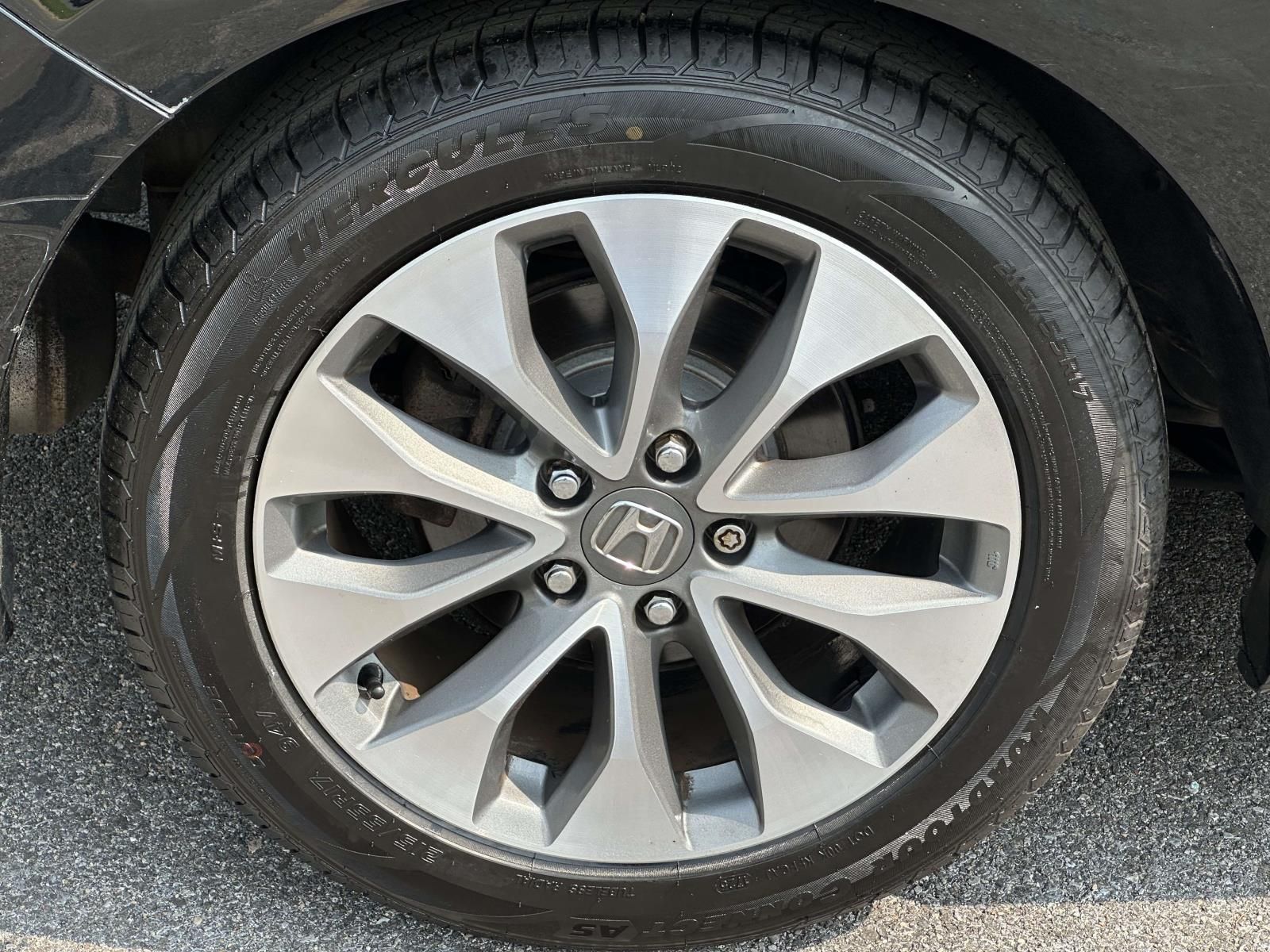 Used 2014 Black Honda EX-L image 26