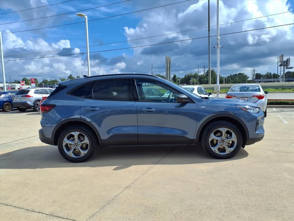 2025 Ford Escape ST-Line - 8