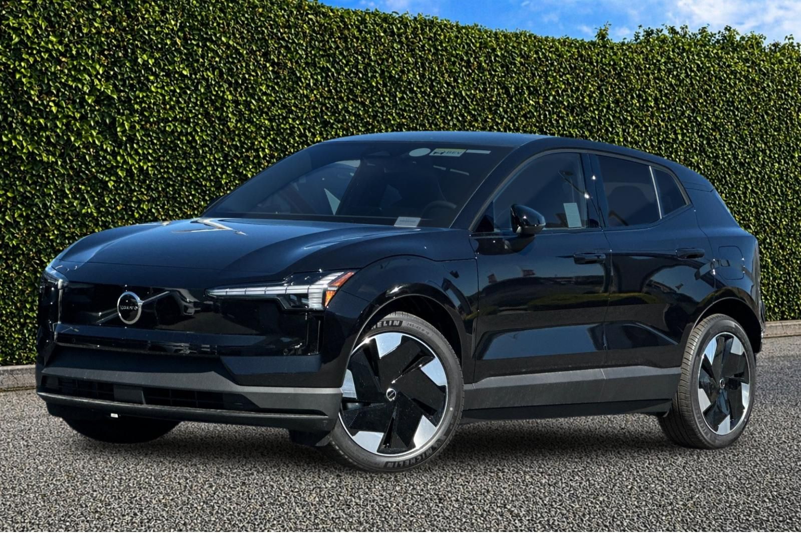 2025 Volvo EX30 Twin Motor Performance Plus's photo