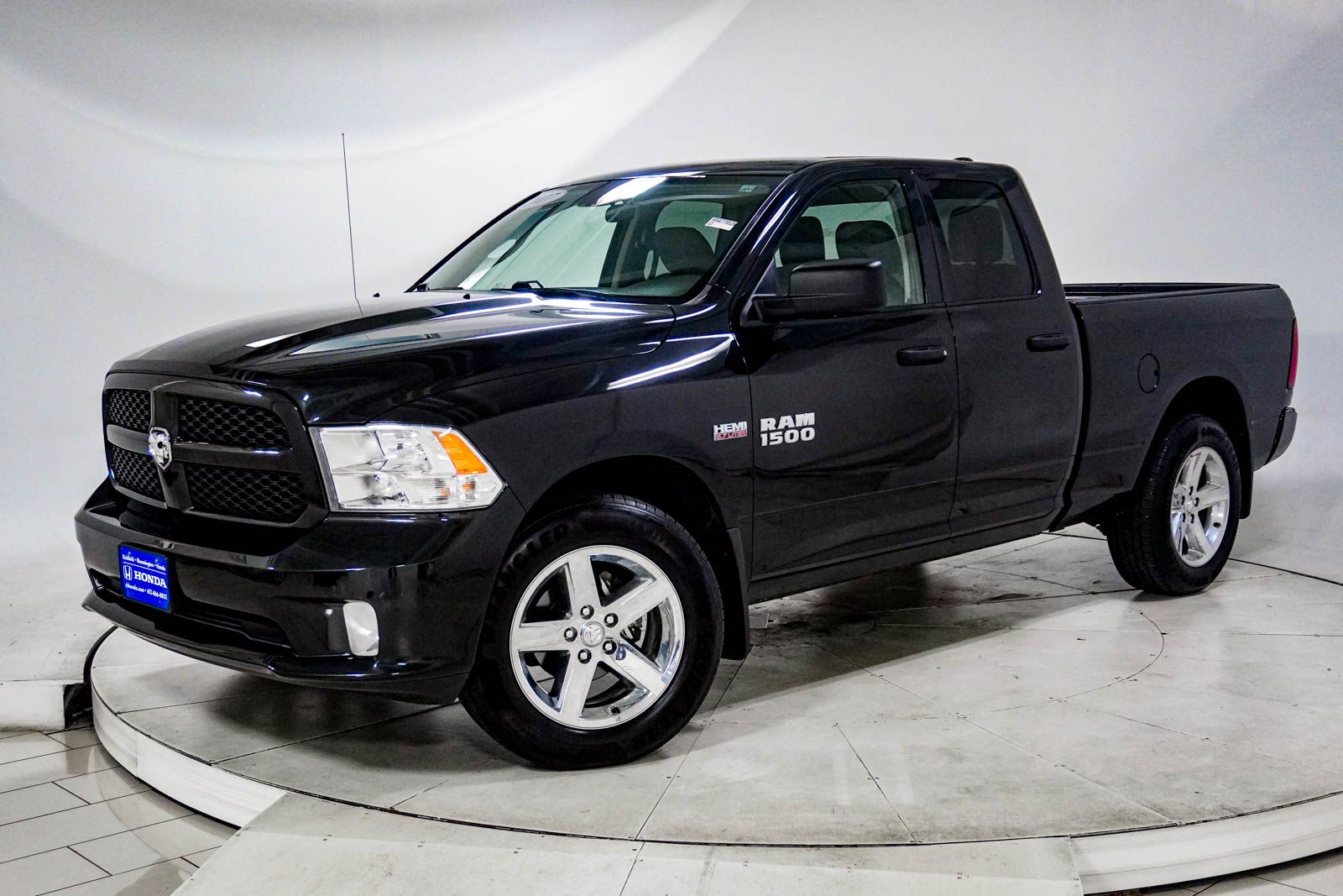 Brilliant Black Crystal Pearlcoat 2017 RAM 1500 Pickup Truck Four-Wheel Drive 8-Speed Automatic