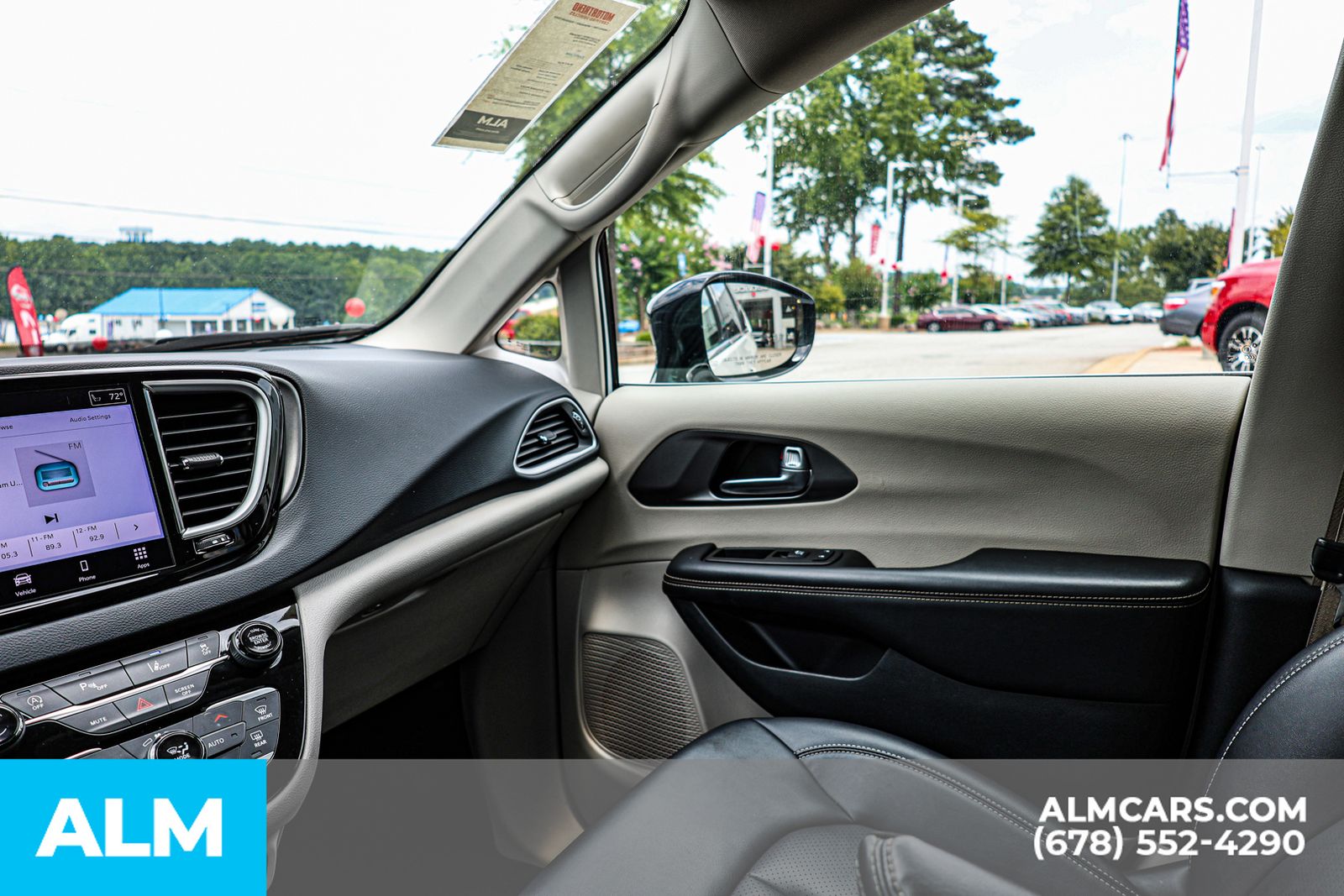 2024 Chrysler Pacifica Touring L photo 44