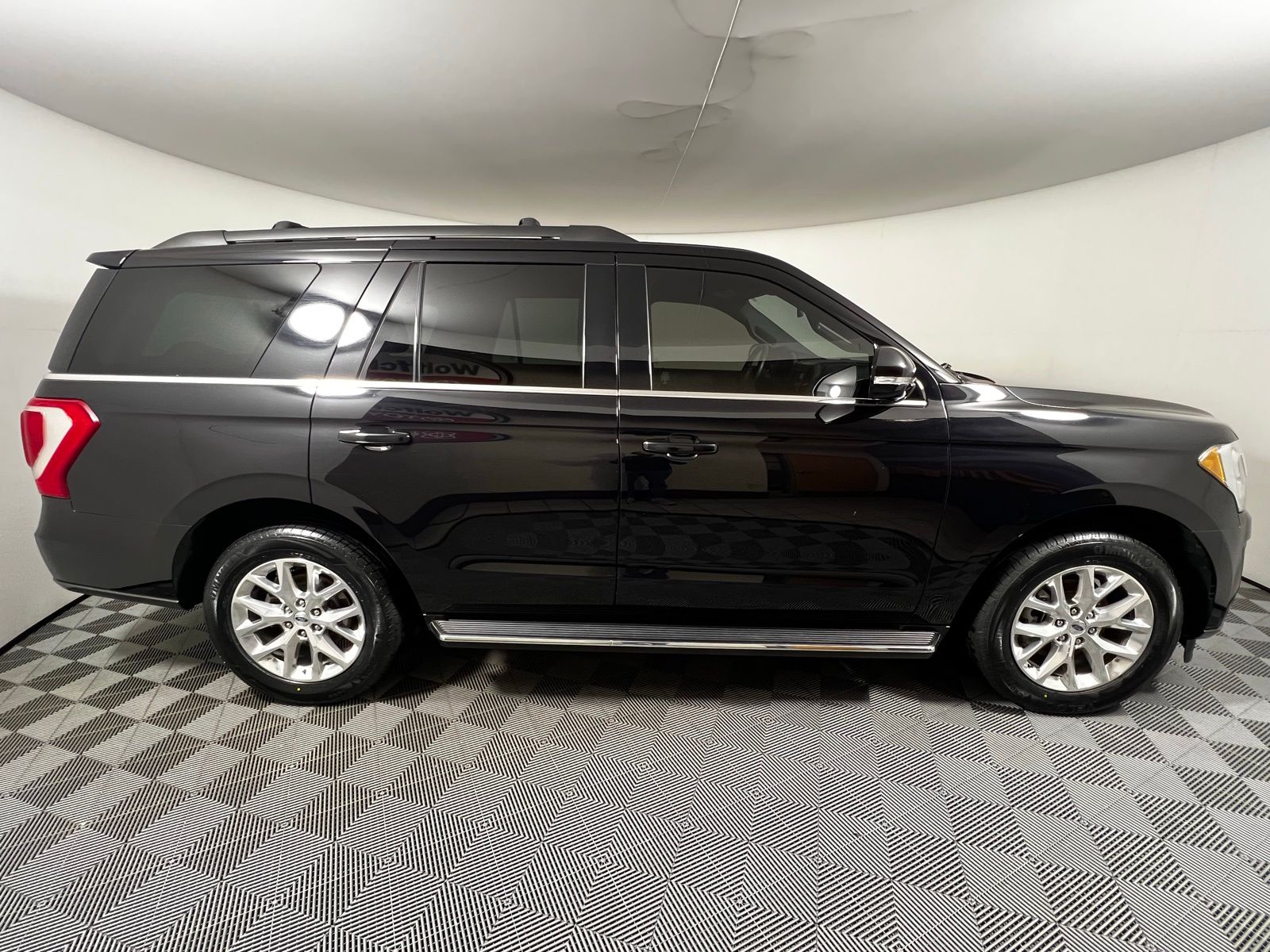 Thumbnail: 2021 Ford Expedition - 4