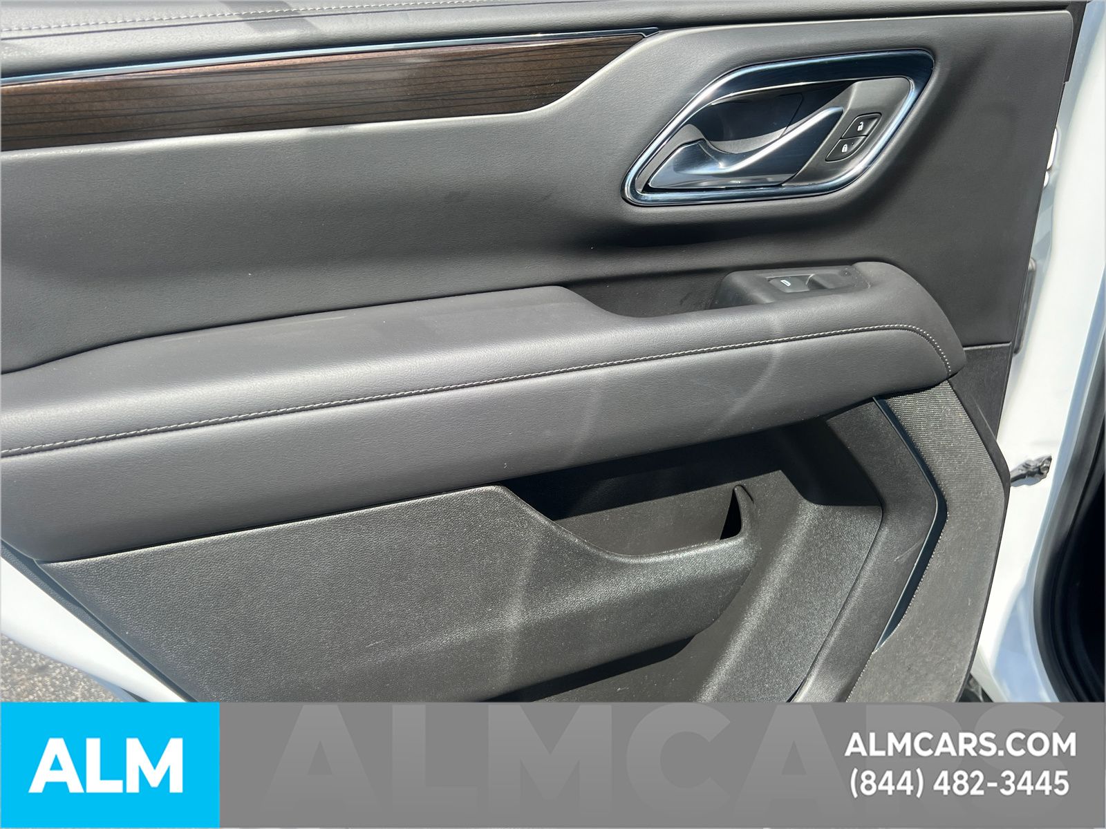 Used 2024 White GMC SLE image 26
