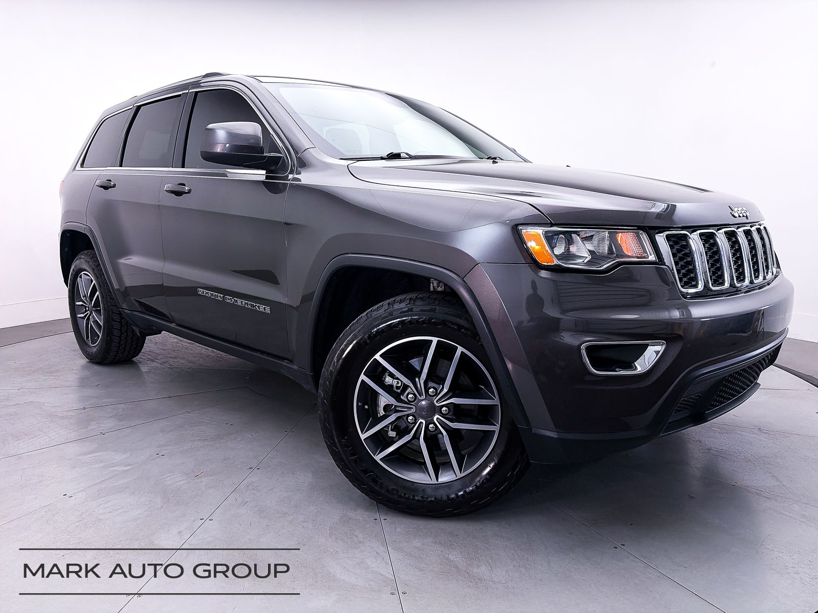 2019 Jeep Grand Cherokee Laredo E