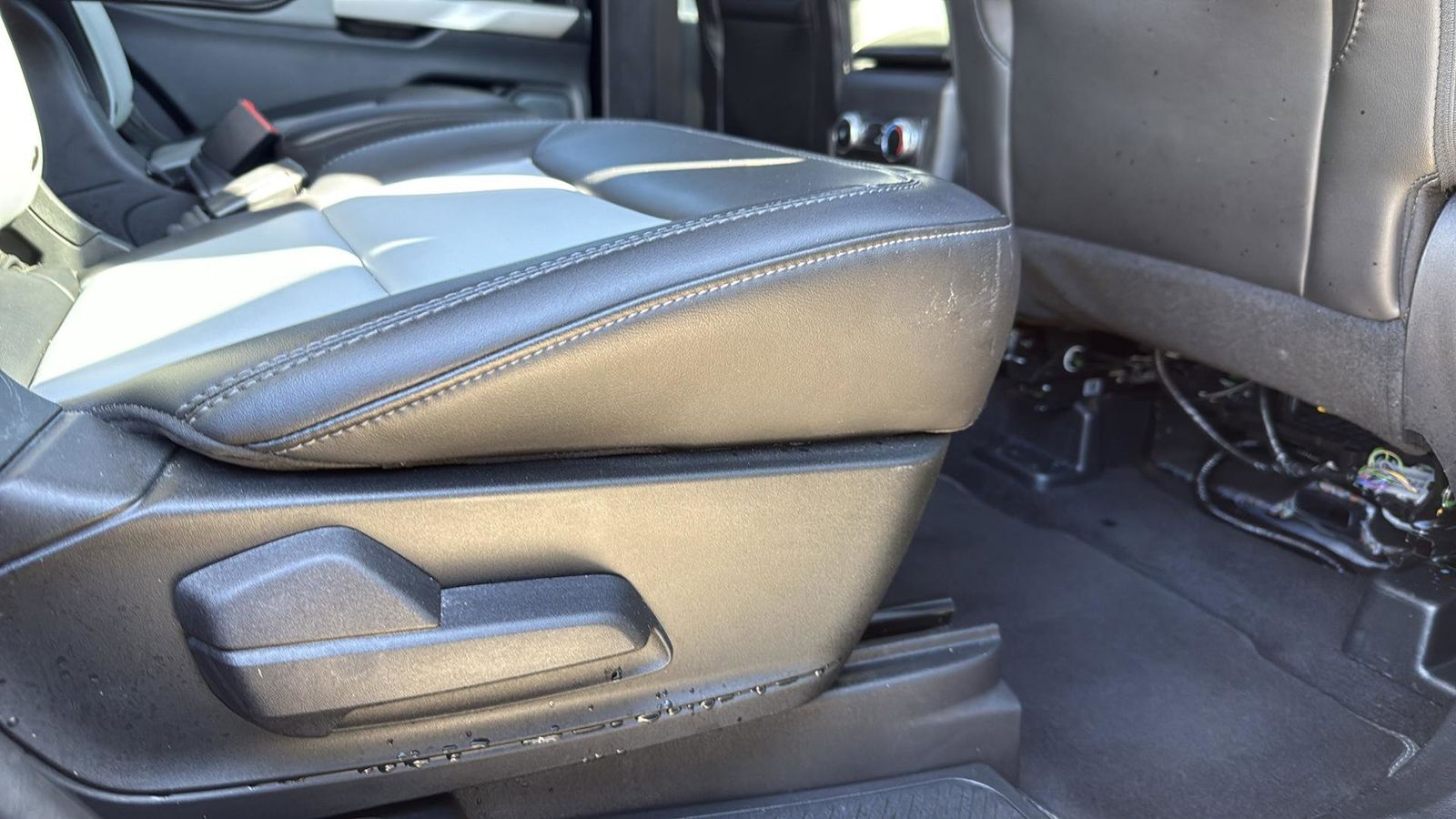 Used Car 2023 Ford Explorer  Xlt For Sale Under $30,000 In Austin, Texas