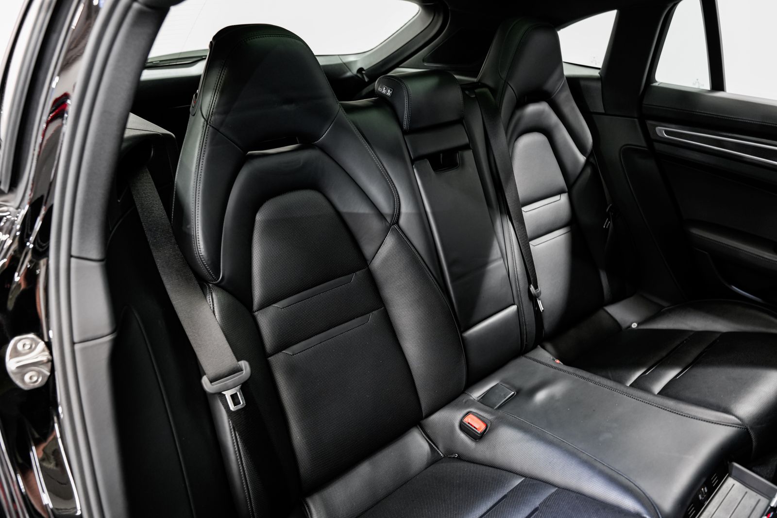 2018 Porsche Panamera Sport Turismo 4S — photo 31