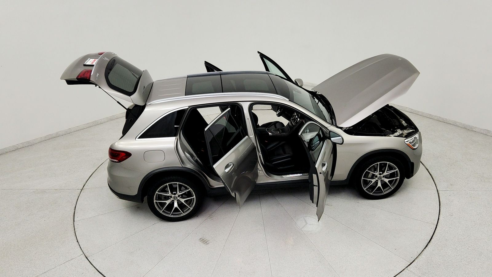Used 2020  Mercedes-Benz GLC 300 image 24