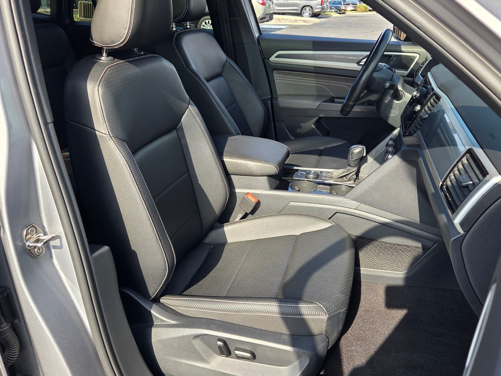 Used 2023 Pyrite Silver Metallic Volkswagen 3.6L V6 SEL image 16