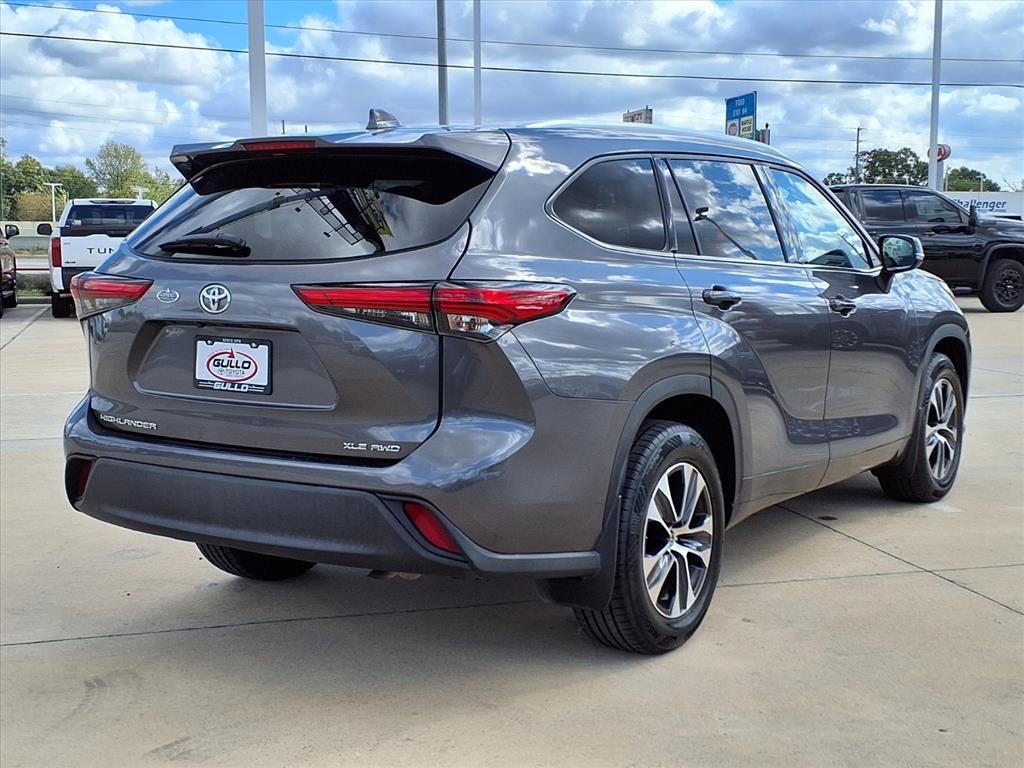2021 Toyota Highlander XLE Gray at Gullo Toyota