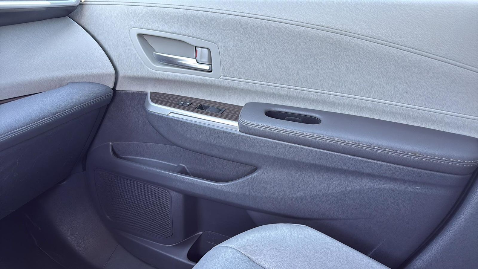 Used Car 2023 Toyota Sienna  Xle For Sale Under $50,000 In Austin, Texas