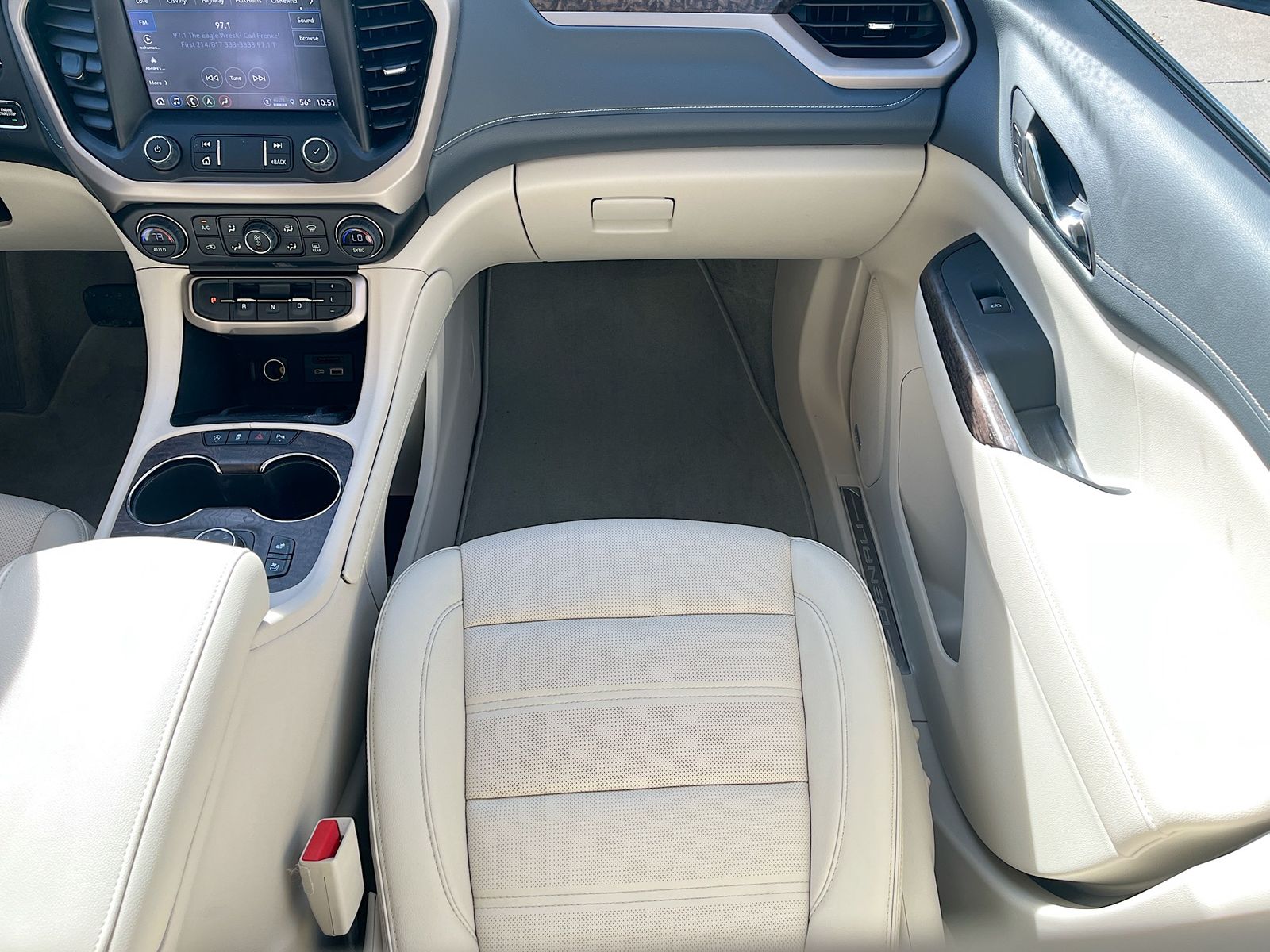 2023 GMC Acadia Denali - Photo 25