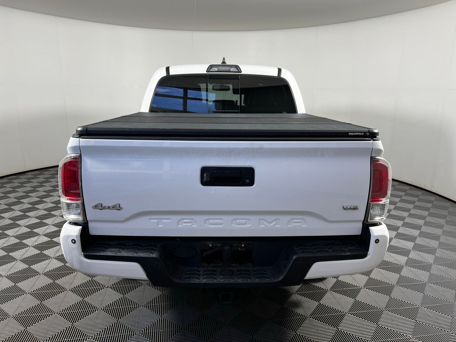 2017 Toyota Tacoma Limited 6