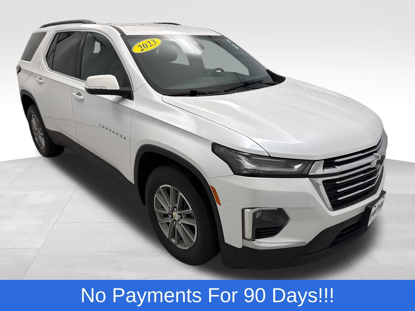 White (Iridescent Pearl Tricoat) 2023 Chevrolet Traverse LT Cloth AWD SUV / Crossover Four-Wheel Drive 9-Speed Automatic