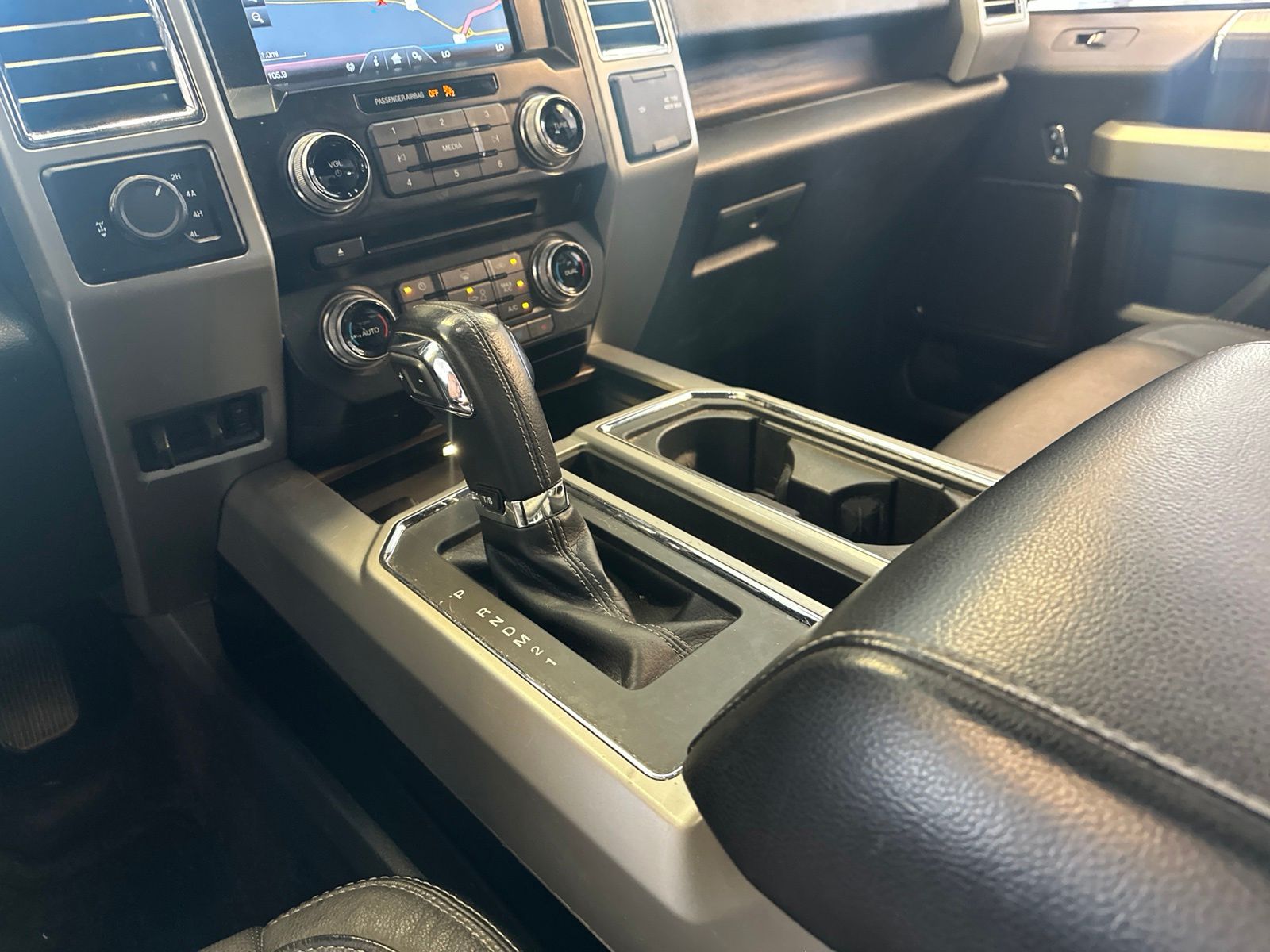 Used 2015 Blue Jeans Metallic Ford Lariat image 19