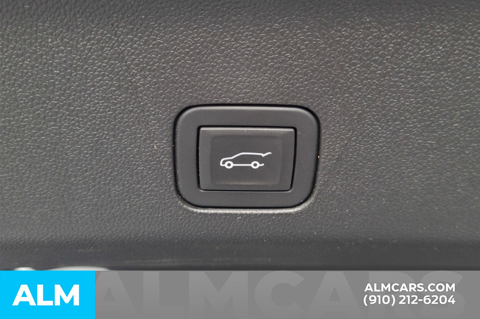Used 2025 Summit White GMC Denali image 10