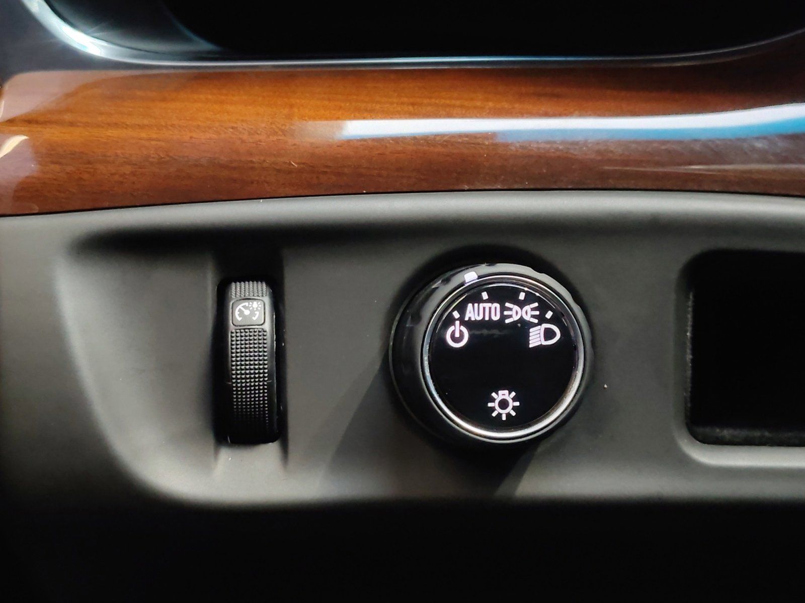 Used Car 2018 Cadillac Escalade  Luxury For Sale Under $25,000 In San Antonio, Texas
