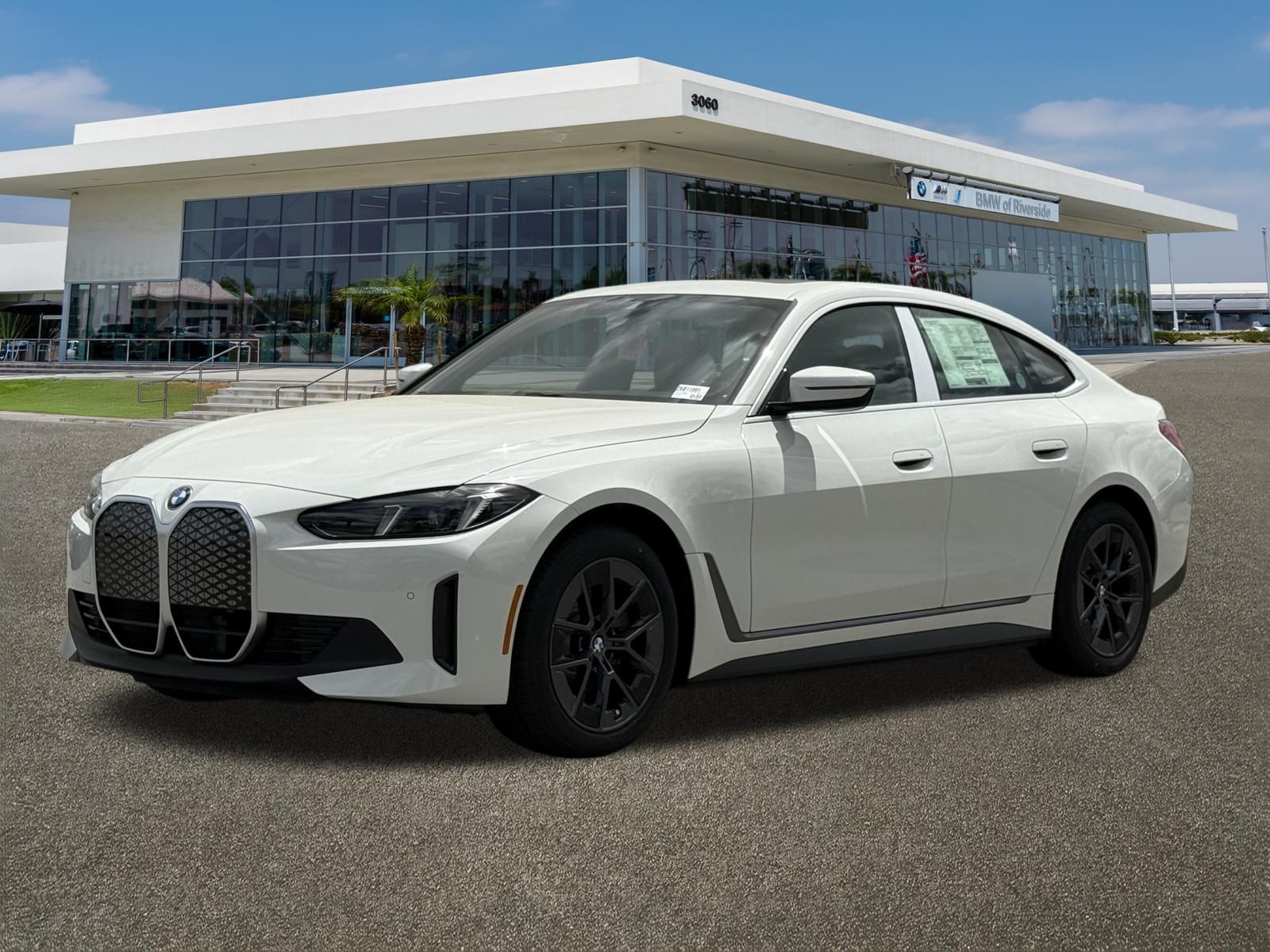 New 2026 White BMW eDrive40 image 4