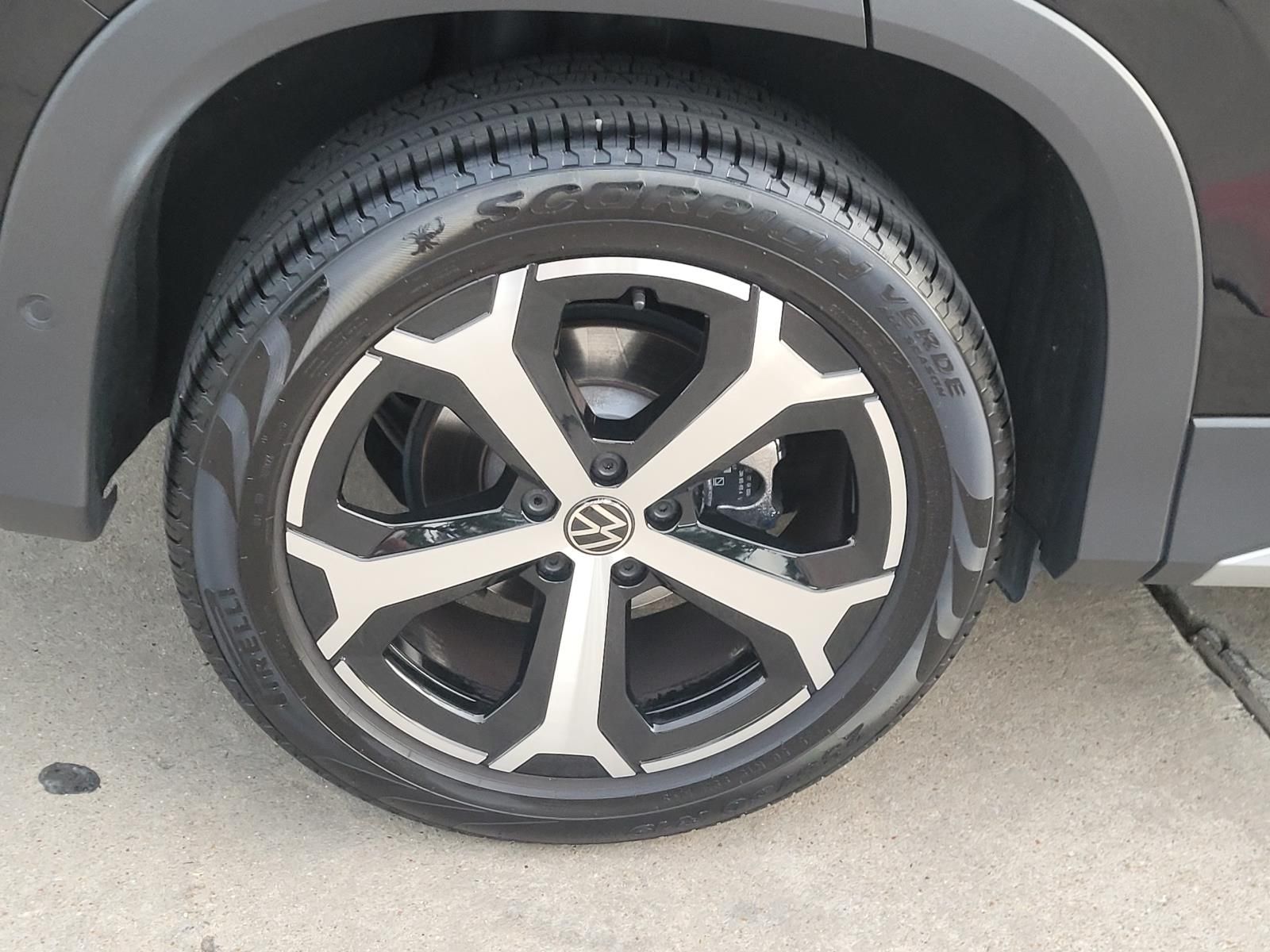 used 2025 Volkswagen Tiguan car, priced at $29,300