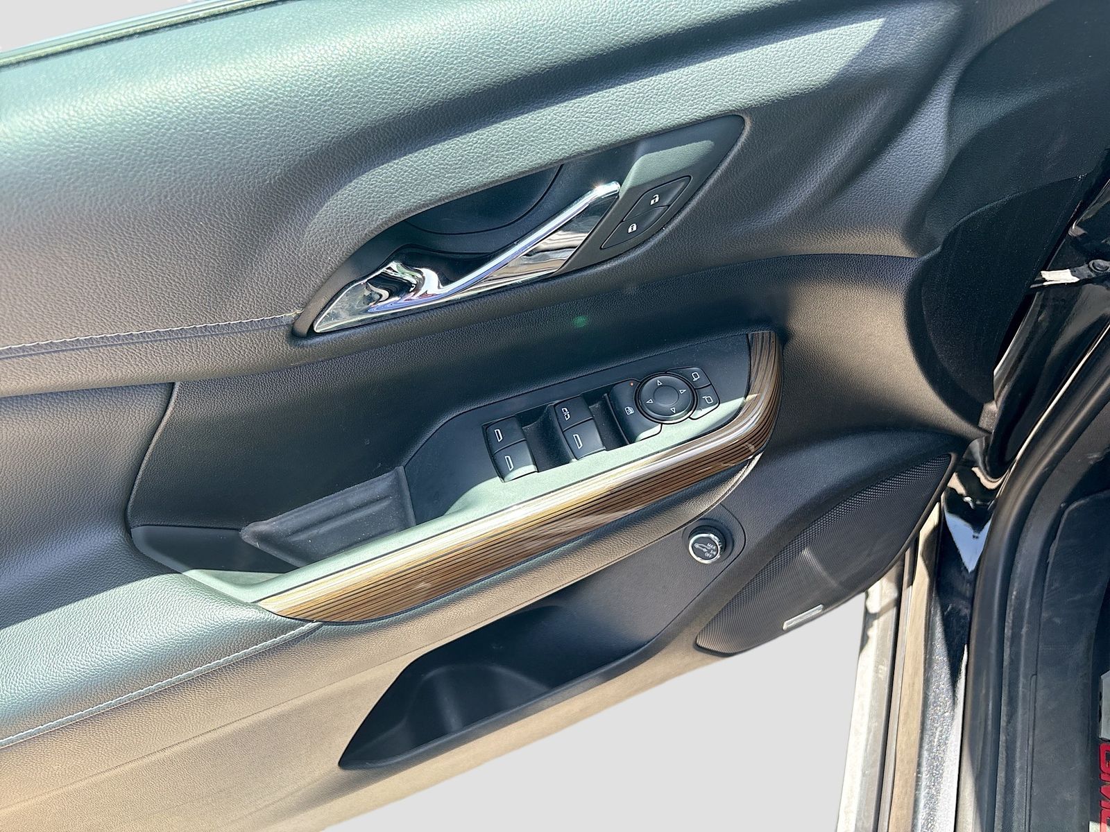 Used 2023 Black GMC SLE image 18