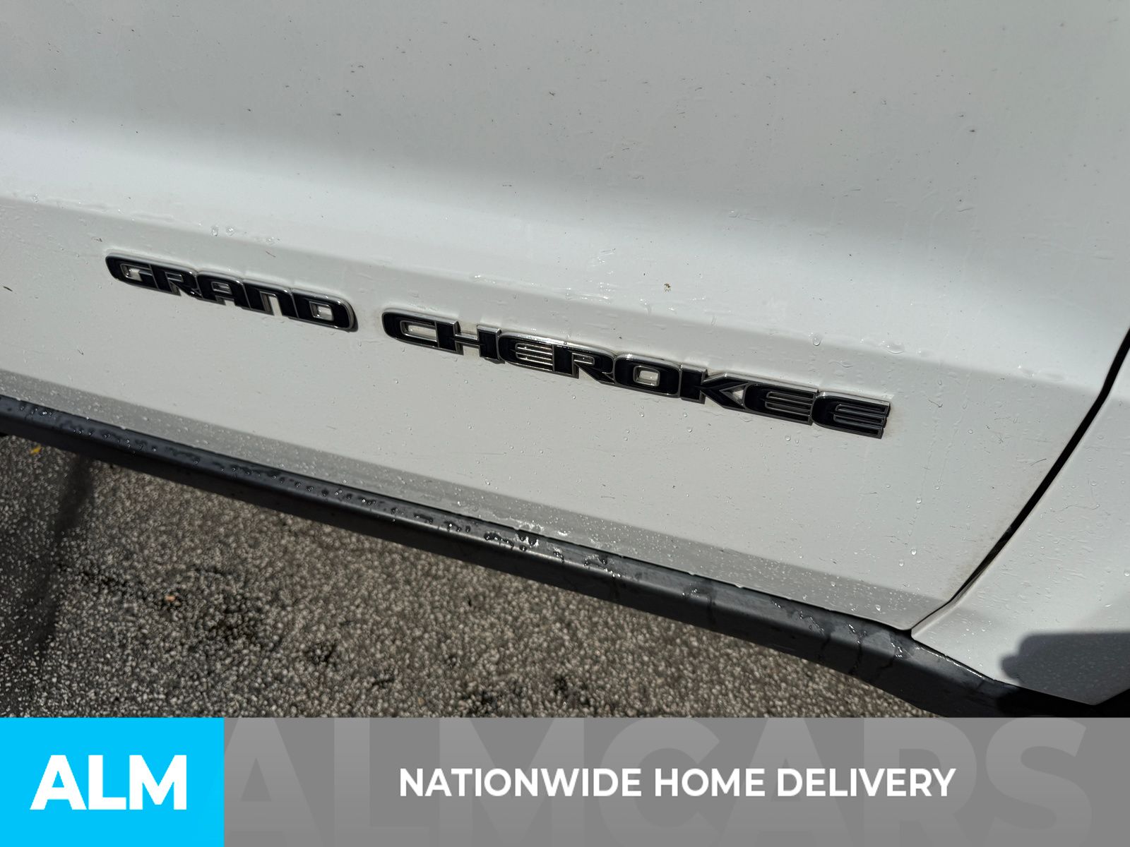 Used 2020 Bright White Clearcoat Jeep Laredo E image 4