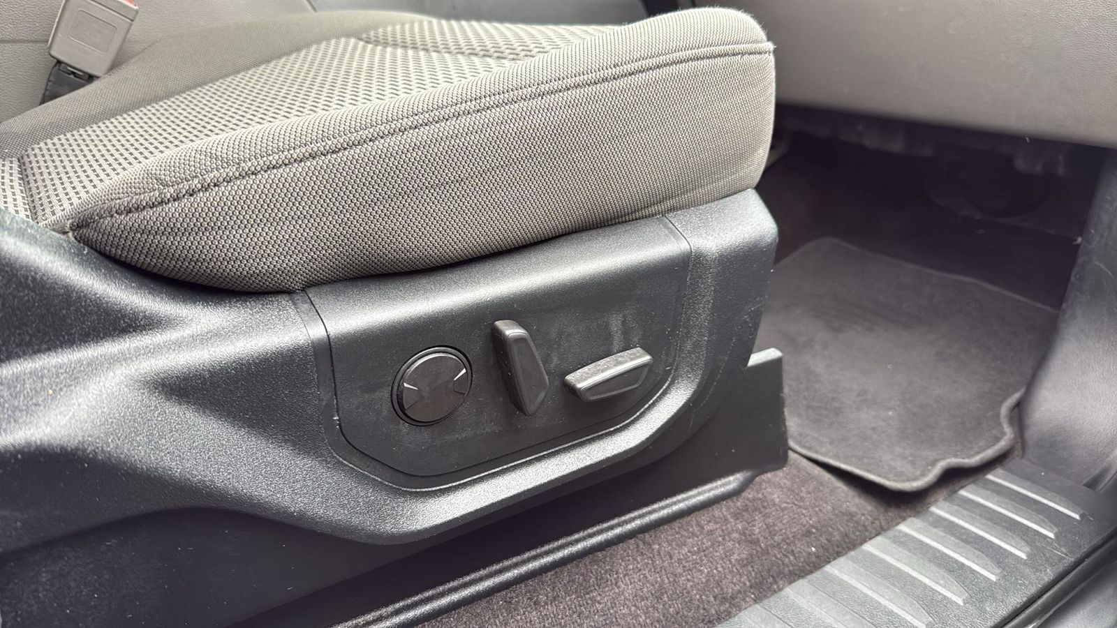 Used Car 2020 Ford F-150  Xlt For Sale Under $25,000 In Austin, Texas