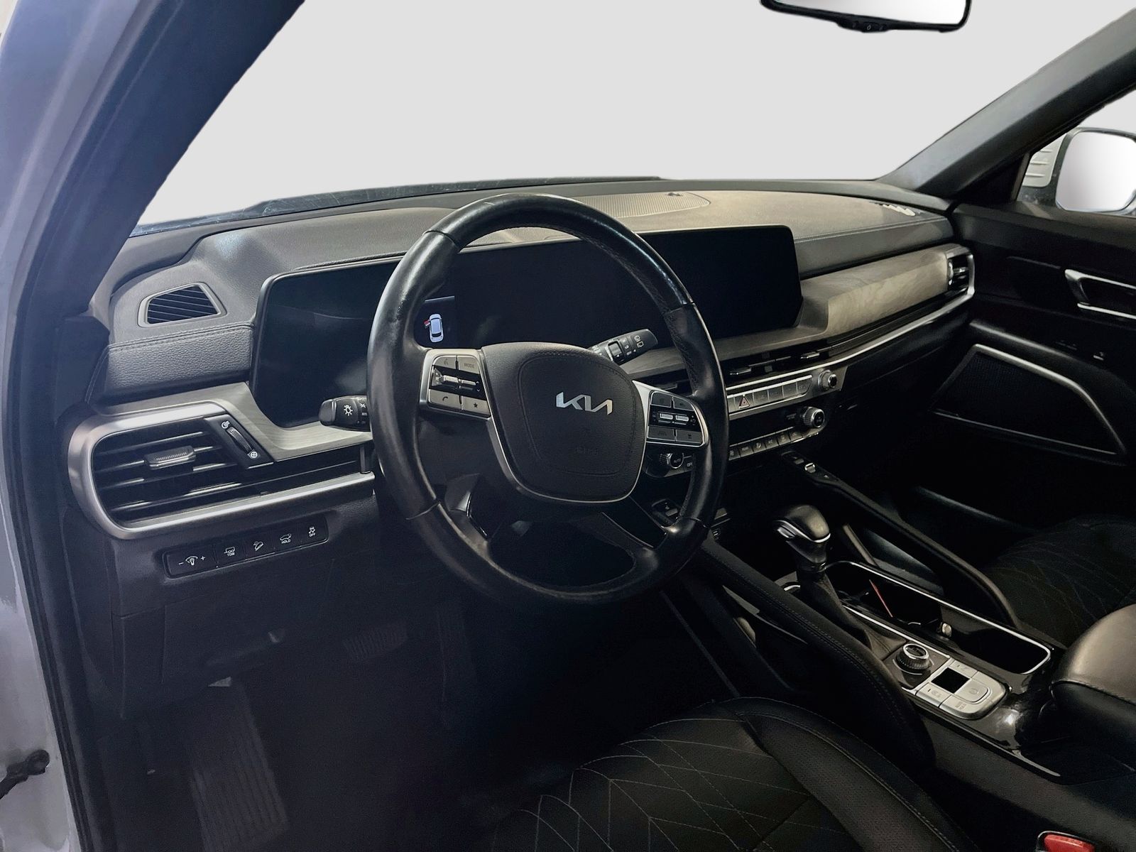 Used 2024 Gray Kia EX X-Line image 9
