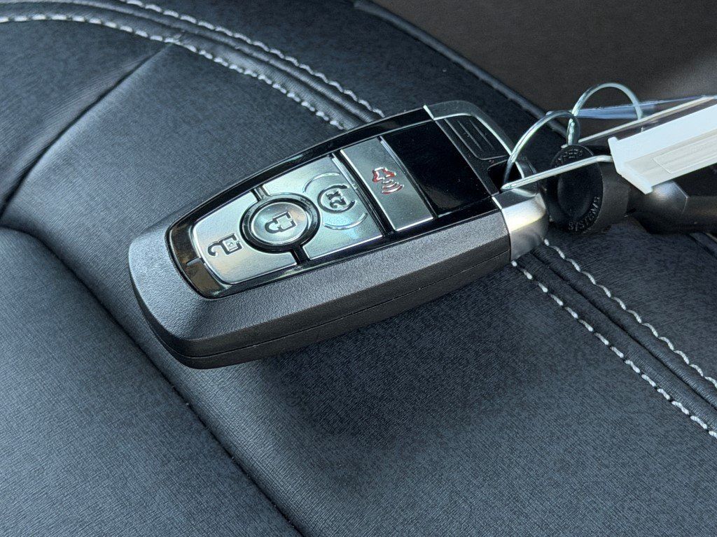 New 2025 Desert Sand Ford Badlands RECON PACKAGE image 36
