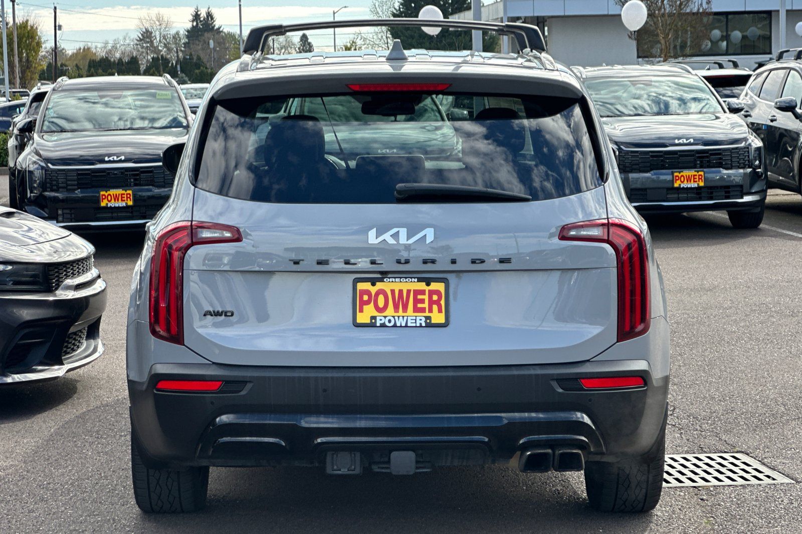 View vehicle photo 5