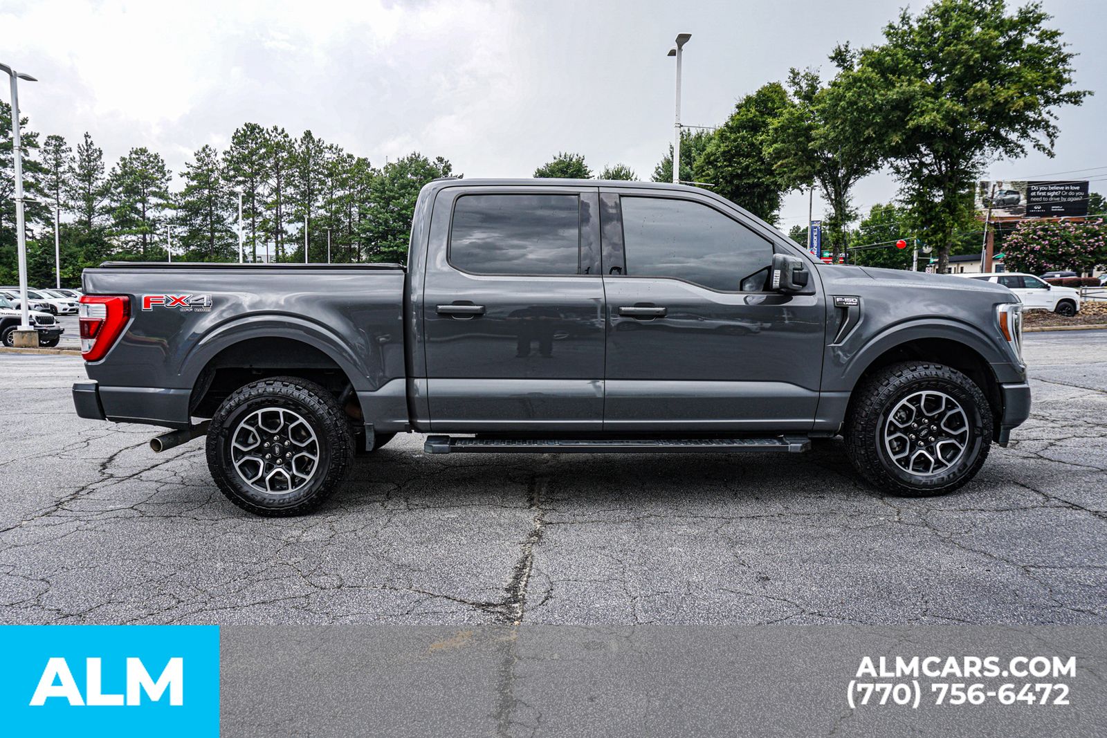 Used 2021  Ford Lariat image 11