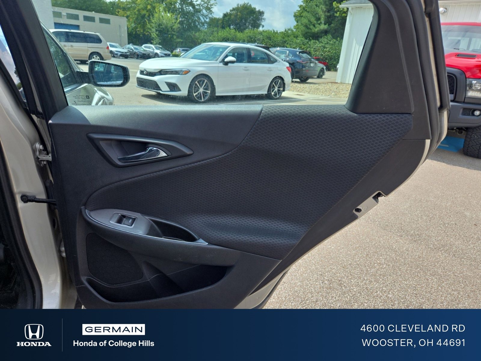 Used 2016 Beige Chevrolet LT image 9