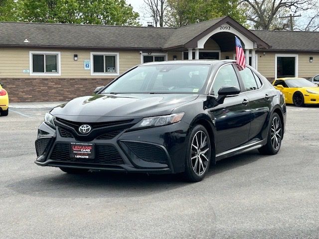 2023 Toyota Camry SE AWD's photo