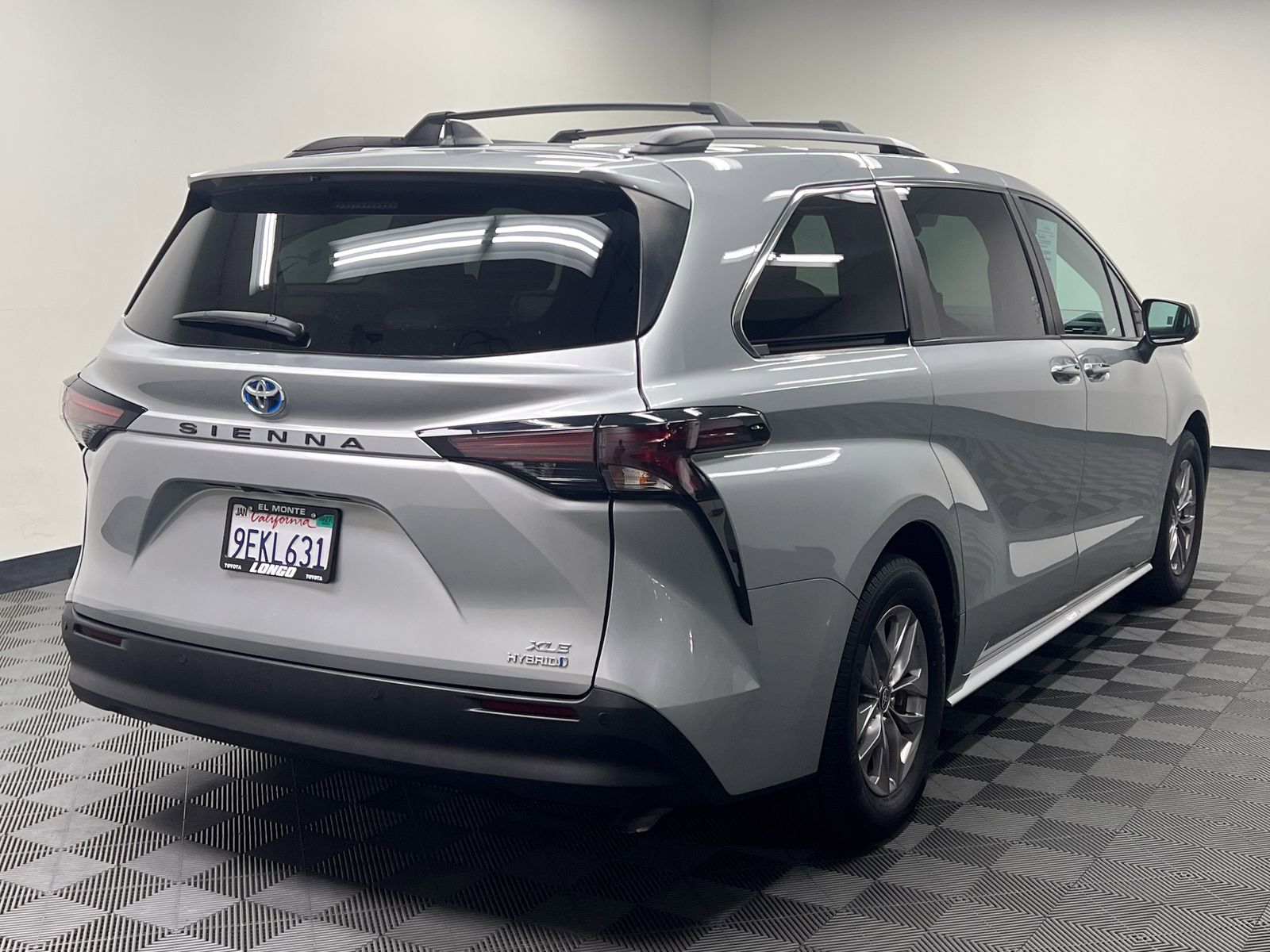 used 2023 Toyota Sienna car, priced at $37,988