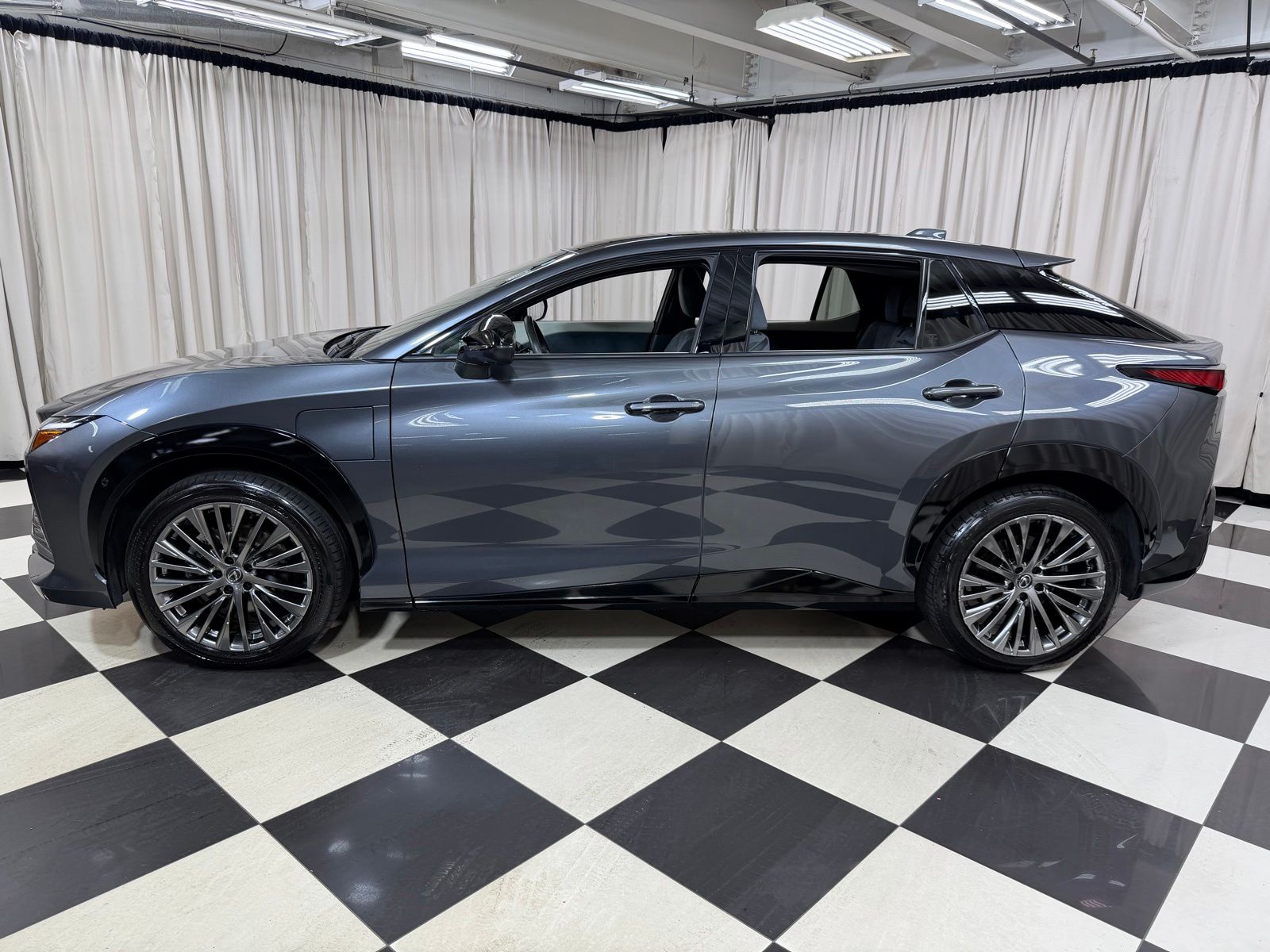 Used 2023 Gray Lexus 450e Luxury image 4