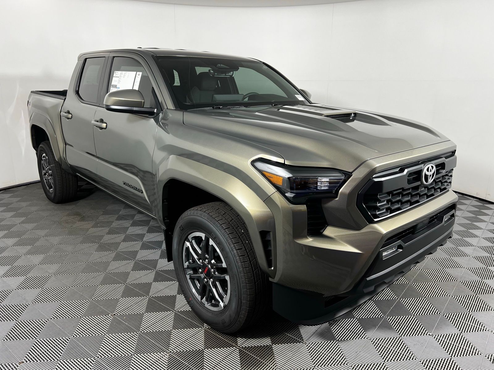 Thumbnail: 2025 Toyota Tacoma - 3