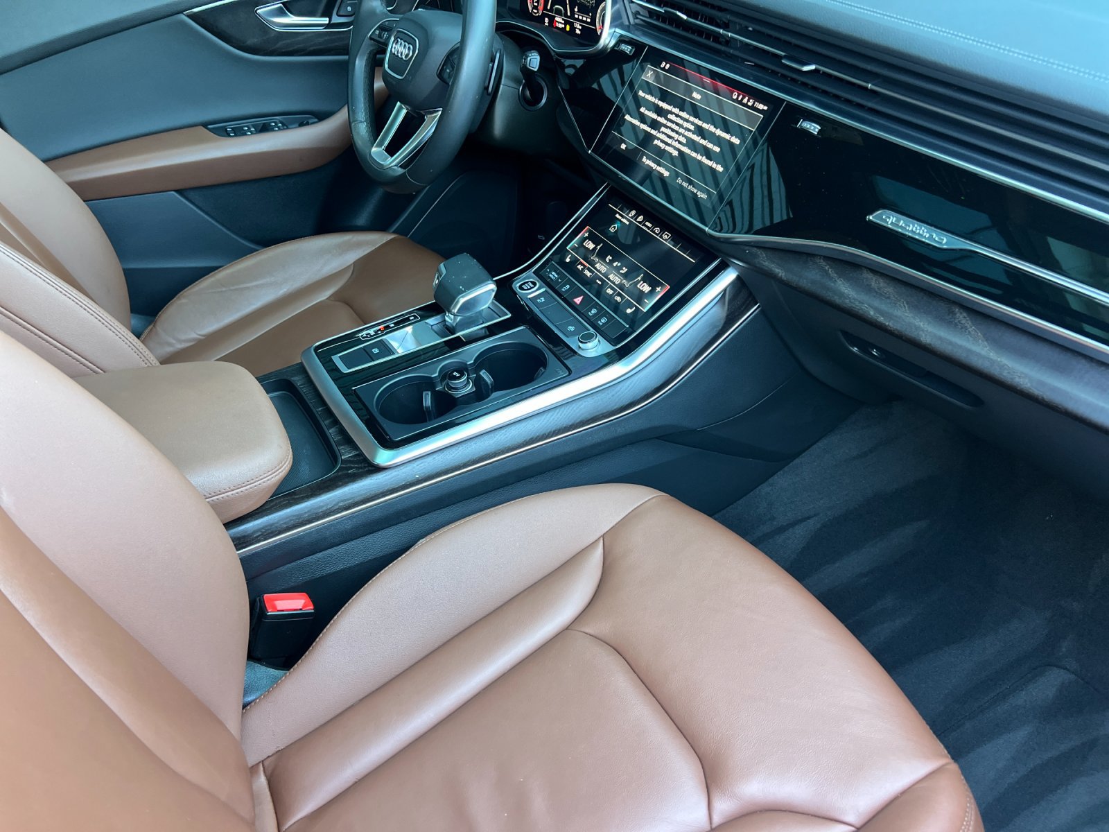 2023 Audi Q8 55 Premium — foto completa 16 de 29