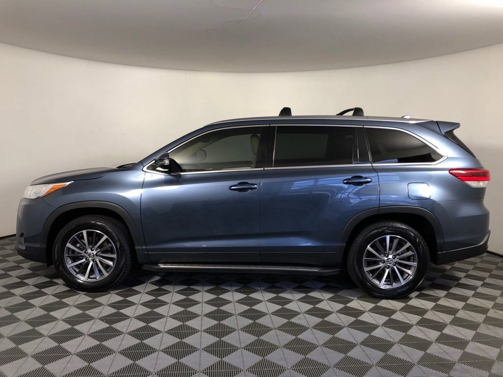 2019 Toyota Highlander XLE 8