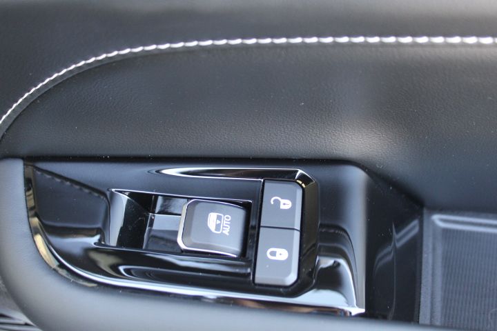 Used Car 2022 Jeep Grand Cherokee  Overland For Sale Under $40,000 In Austin, Texas