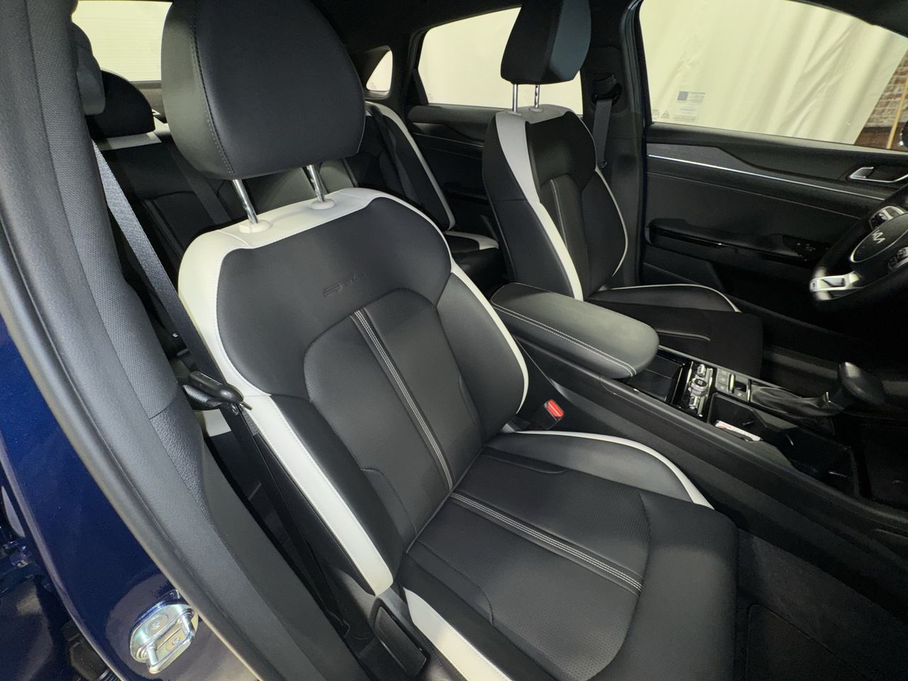 2025 Kia K5 GT-Line photo 33