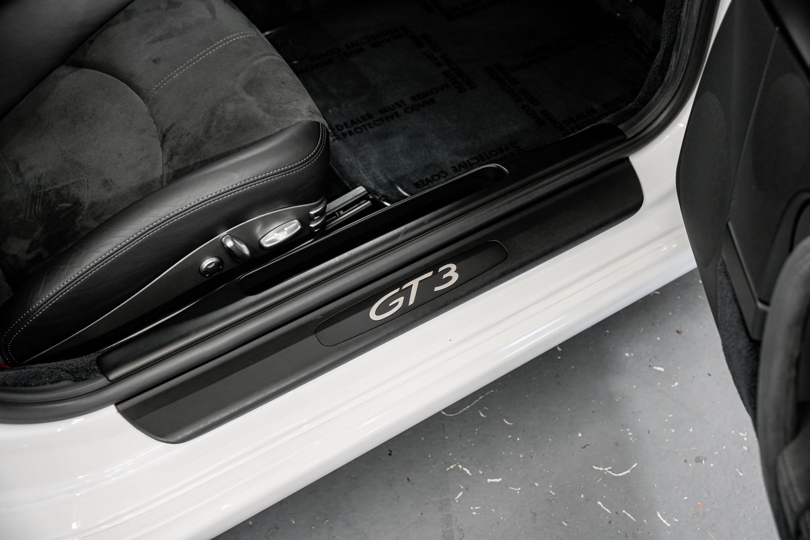 2010 Porsche 911 GT3 — photo 24