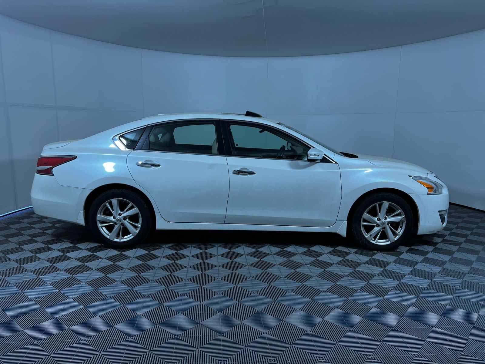 Thumbnail: 2014 Nissan Altima - 4