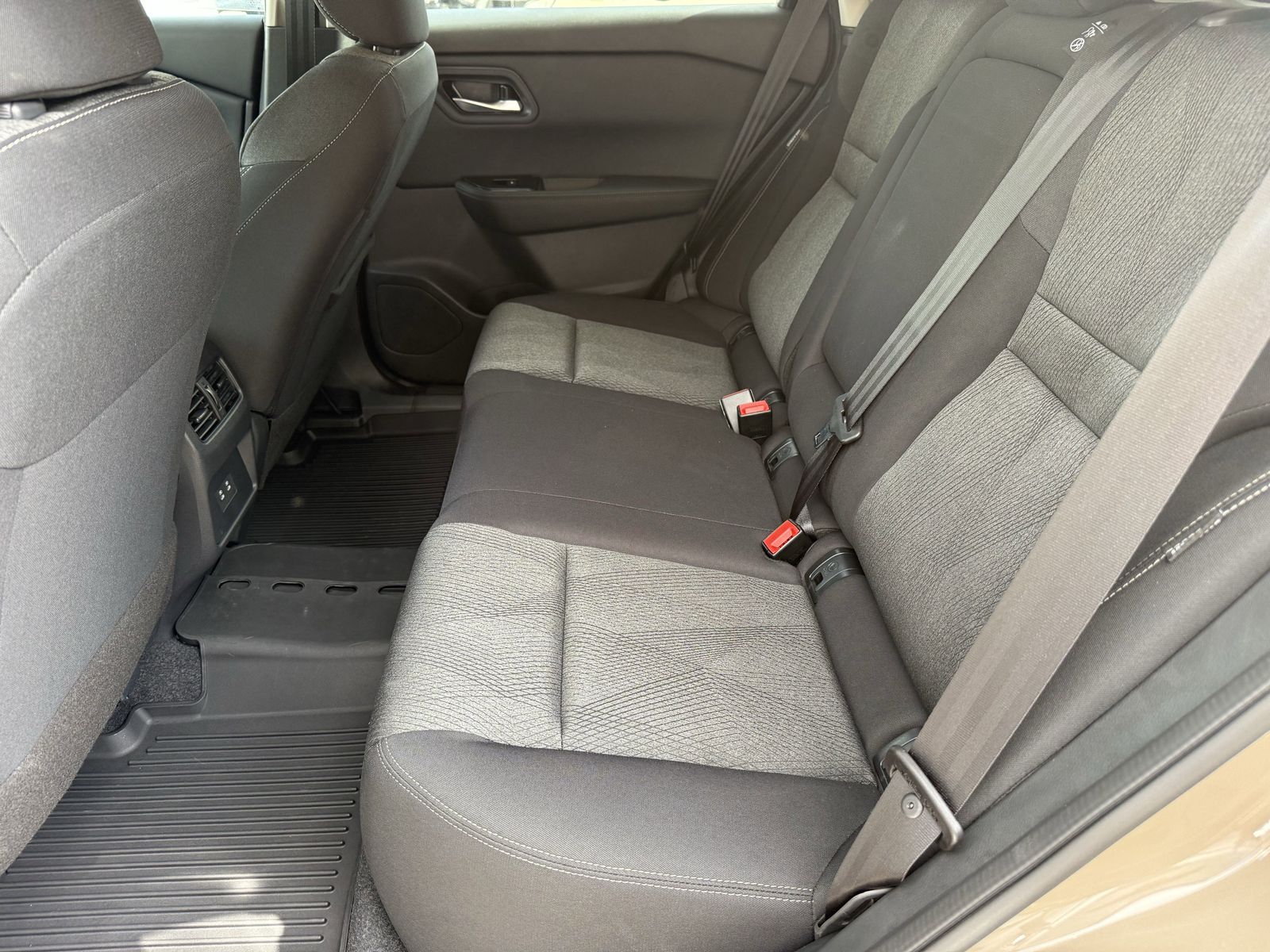 2025 Nissan Rogue SV photo 20