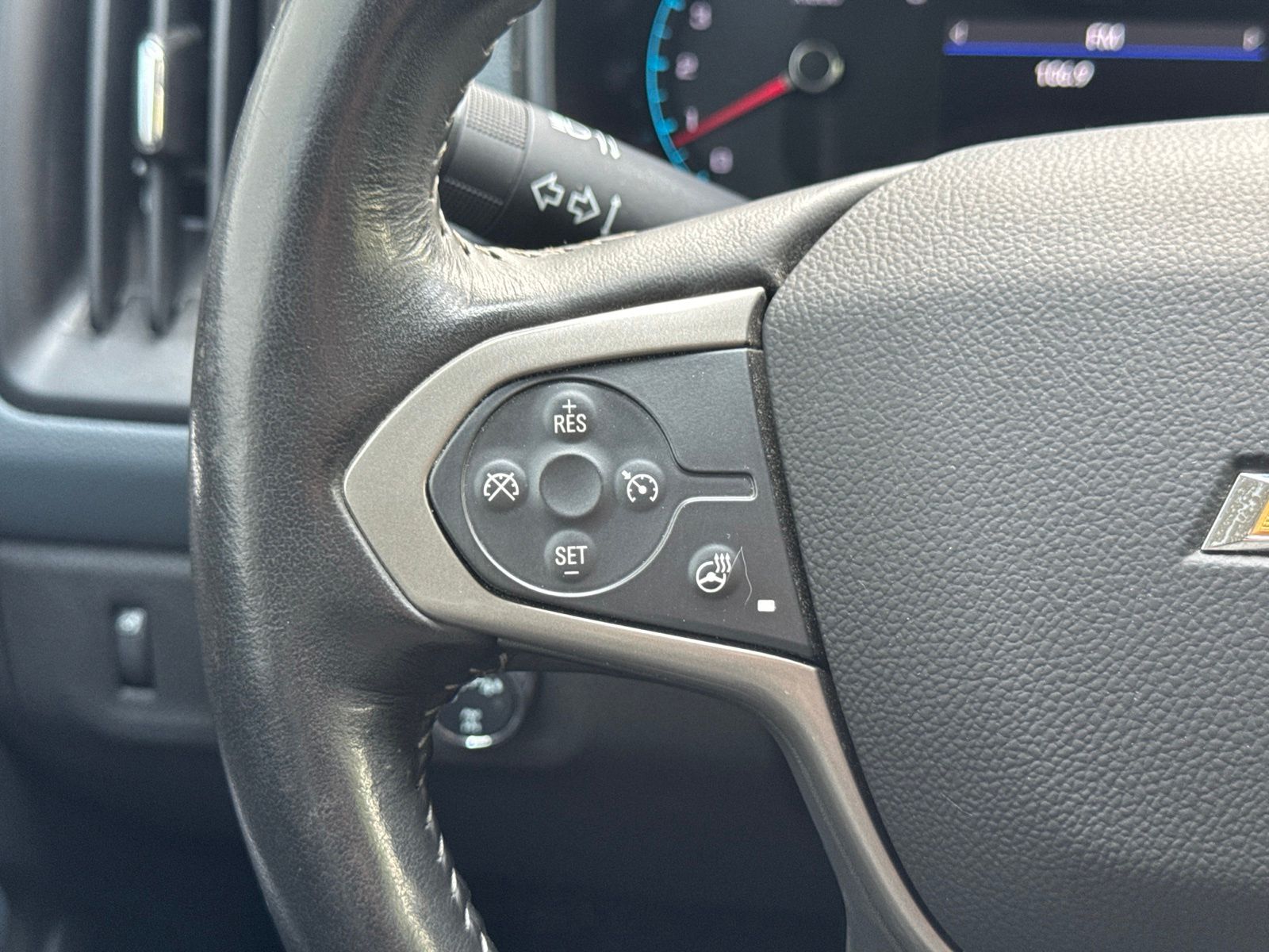 Used 2022 Beige Chevrolet Z71 image 27