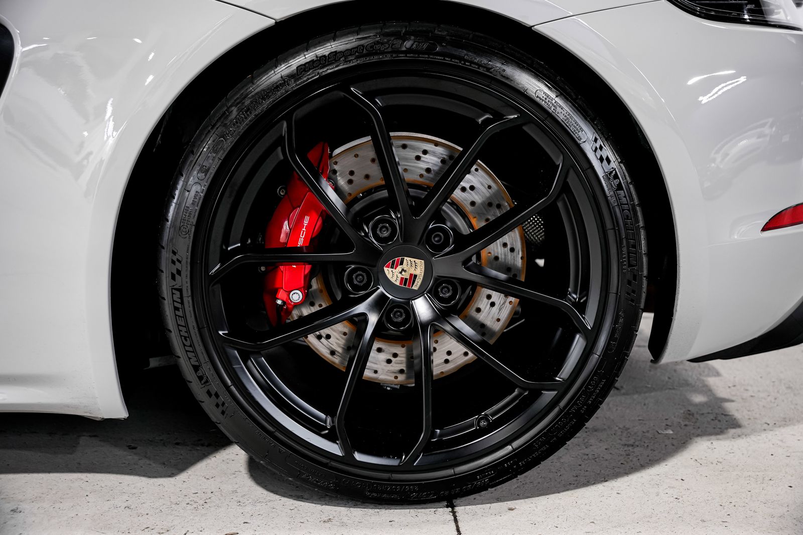 2022 Porsche 718 Spyder Base — photo 44