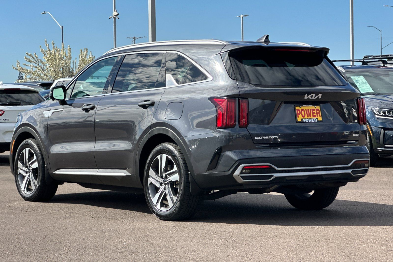 View vehicle photo 6